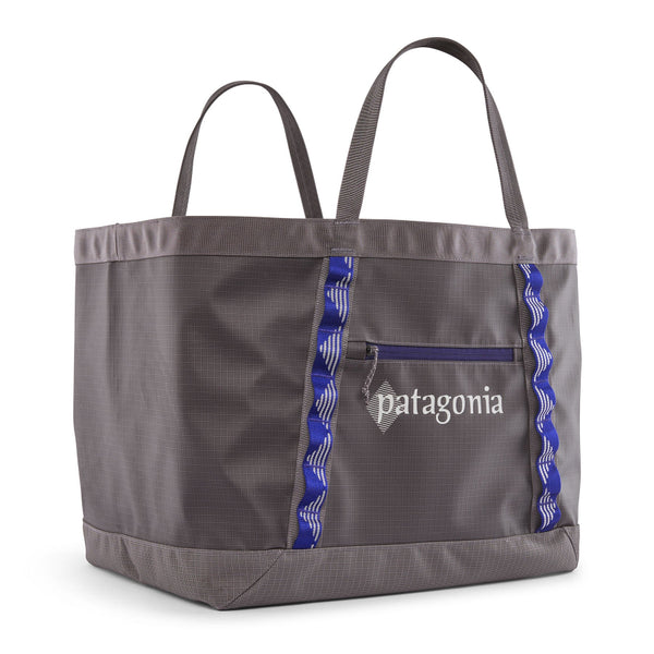 The 61-liter Patagonia Black Hole Gear Tote in hut tripper: May grey color on a white background.