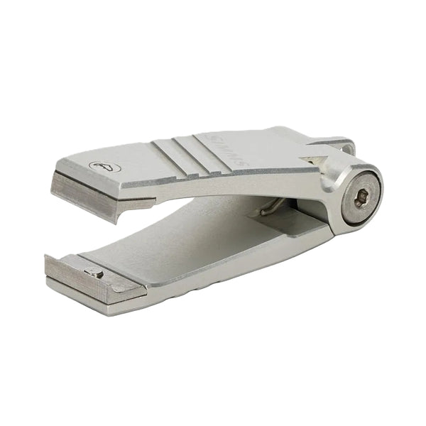Simms Guide Nipper in silver on a white background.
