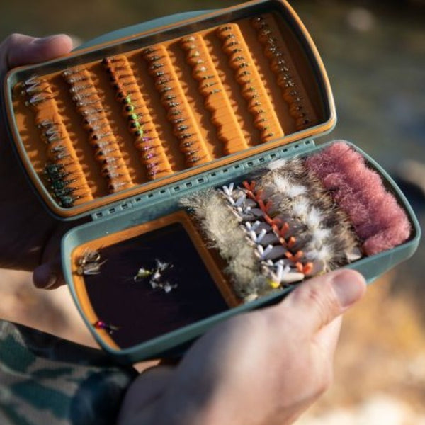 Fishpond Tacky Medium Pescador MagPad Fly Box